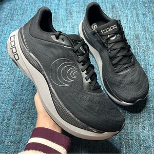 Topo Aura Athletic Shoes in Black Charcoal Grey Men's Size 12 Sneakers